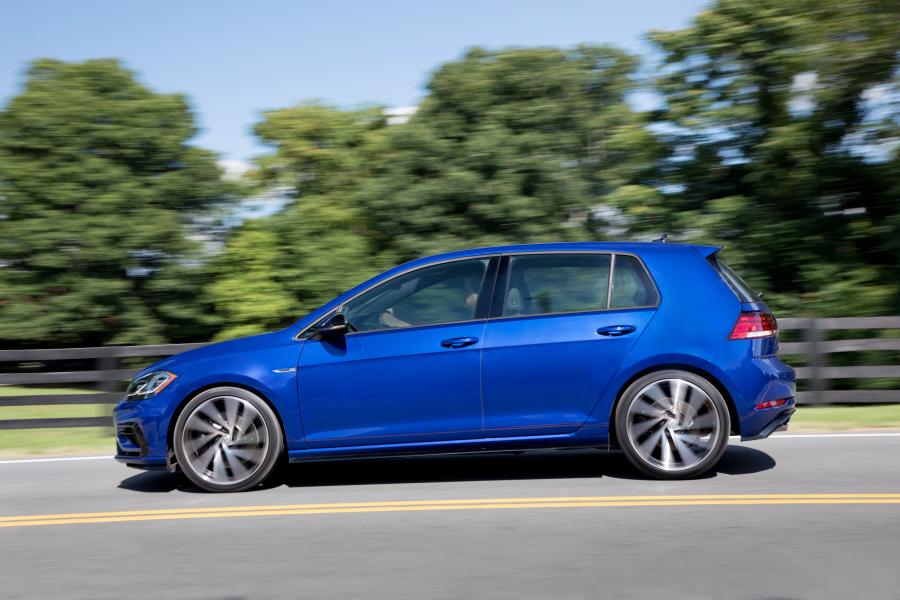  Volkswagen Golf R 5-Door (Typ 5G) 2017 года  (NA) (фото 17 из 19)
